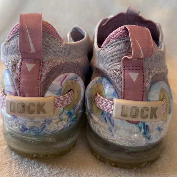 Nike vapormax sneakers sz 10 - Picture 3 of 9